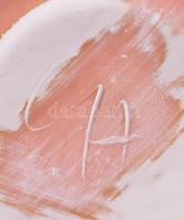 Női figurával díszített virágtartó, jelzett, 17x17 cm