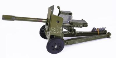 Szovjet löveg, mechanikus, mozgatható fém makett, játék. ca 1980 Állítható cső, lövedéket lő ki. 50 cm
