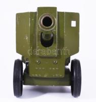 Szovjet löveg, mechanikus, mozgatható fém makett, játék. ca 1980 Állítható cső, lövedéket lő ki. 50 ...