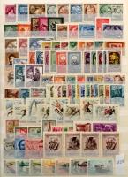 1918-1968 Szépen kezelt magyar postatiszta gyűjtemény (az elején pár falcos), sorokkal és 3 blokkal,...