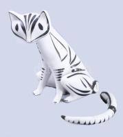 Hollóházi art deco macska. Terv.: Torma Istvánné, kézzel festett, jelzett, farka letört, m: 8,5 cm