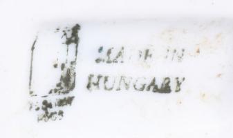 Zsolnay tehén. Jelzett, hibátlan, 7,5x7,5 cm