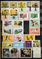 Teljes képes motívum sorok, darabok az 1970-es évekből, 10 fekete lapos A4-es berakóban