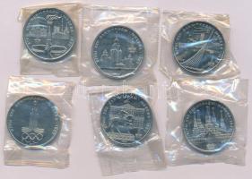 Szovjetunió 1977-1980. 1R Cu-Ni (6xklf) a moszkvai Olimpia sorozat forgalmi emlékérmei: "Olimpiai logó", "Kreml", "Moszkvai Egyetem", "Szputnyik és Szojuz", "Dolgorukij emlékmű", "Olimpiai láng". Mind lezárt fóliatokban. T:UNC Soviet Union 1977-1980. 1 Ruble Cu-Ni (6xdiff) the Moscow Olympics circulating commemorative coin serie: "logo of the Olympiad", "Kremlin", "Moscow University", "Sputnik and Soyuz", "Dolgorukiy Monument", "Olympic Flame". All in sealed foil packs C:UNC