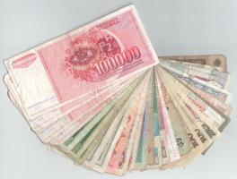 30db-os külföldi bankjegytétel, közte Jugoszlávia, Venezuela, Egyiptom, Lengyelország, Bulgária, Gör...
