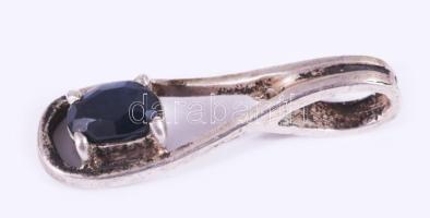 2 darab 14k arany (Au) szem nettó 0,6g + 2 darab ezüst (Ag) medál bruttó 1g