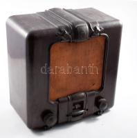 1938 Standard Horthy néprádió, magyar címerrel díszített bakelitdobozzal, nem működőképes 25x26 cm