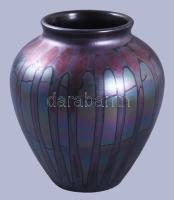 Váza, többszínű irizáló mázakkal festett, sorszámmal jelzett, hibátlan 16 cm