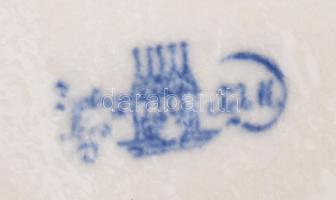 cca 1890 Zsolnay váza gázlómadár mintával, aranyozott díszítéssel, terv.: Zsolnay Júlia, jelzett: cs...