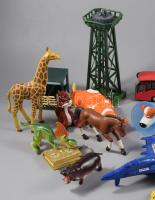 Vegyes játékok, autók, repülők, stb