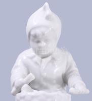 Zsolnay rőzseszedő, jelzés nélkül, hibátlan, m: 15 cm