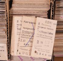 cca 300-400 darab régi villamos- és vonatjegy