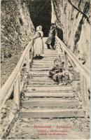 Herkulesfürdő, Baile Herculane; Feljárat a Rablóbarlanghoz. Deixner Fanny kiadása / Aufstieg zur Räuberhöhle / entrance to the cave (r)