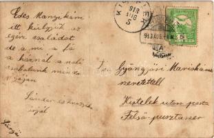 1913 Kecskemét, Burián Sándor kovácsmester üzlete, előtte a tulajdonos és családja. photo (gyűrődése...