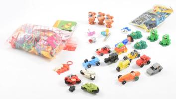 Kis doboznyi játék, sok figurával.