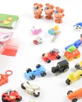 Kis doboznyi játék, sok figurával