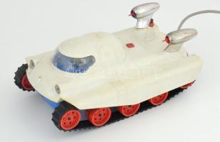 cca 1965 MSB Omega 2 retró NDK gyártmányú távirányítós lánctalpas holdjáró. Korának megfelelő állapo...