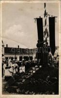 1938 Ipolyság, Sahy; bevonulás, a felszabaduló Felvidék első országzászlójának felszentelése, vendéglő, étterem / entry of the Hungarian troops, flag, restaurant + "1938 Az első visszatért magyar város Ipolyság" So. Stpl. (fa)