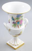 Herendi Viktória mintás talpas váza. Jelzett, alul a szerelékezéséből kiindulva pár repdésvonallal, m: 24,5 cm