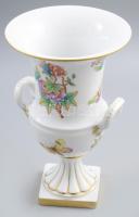 Herendi Viktória mintás talpas váza. Jelzett, alul a szerelékezéséből kiindulva pár repdésvonallal, ...