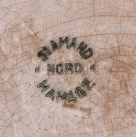 Slamand Nord Hamage antik francia fajansz dísztányér, kézzel festett, jelzett, kopott, d: 25,5 cm