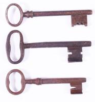 9 darab antik kulcs a 18-19. századból, h: 21,5 cm alatt
