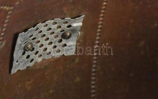 cca 1930 Nagyméretű réz fedeles edény, kis sérüléssel, 38x32 cm