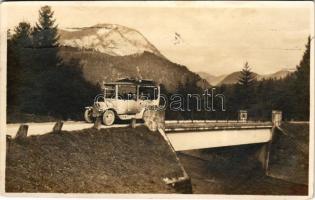 Kufstein (Tirol), Eibergstrasse. Richard Müller / bridge, autobus. photo (EK)