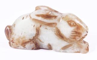 Kínai faragott jáde nyúl medál, h: 4,5 cm