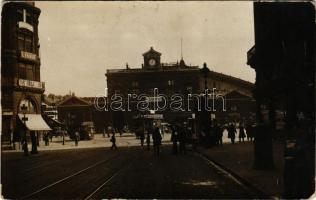 1917 Lille, Nordbahnhof / Gare de Lille-Flandres, Aux Mille Pendules, L'Essor, École Pigier, Automobiles Schneider Garage, Havez, Bock Tartarat / railway station, shops, advertisements, tram. photo + "Tábori postahivatal 650" (fl)