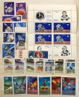 Űrkutatás, űrrepülés, repülés motívum 315 db klf bélyeg, sorok + 26 db blokk és kisív, 10 lapos köze...