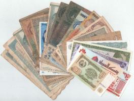 Vegyes 20db-os külföldi bankjegytétel, közte: Szudán, Irak, Pakisztán, Ausztria, Franciaország, Románia, Lengyelország T:UNC-G Mixed 20pcs foreign banknote lot, within: Sudan, Iraq, Pakistan, Austria, France, Romania, Poland C:UNC-G