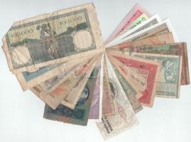 Vegyes 20db-os külföldi bankjegytétel, közte: Vietnám, India, Mianmar, Románia, Ausztria, Törökorszá...