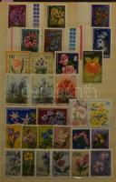 Virág motívum 570 db klf bélyeg közte sorok, önálló értékek, szelvényes bélyegek 10 lapos közepes be...