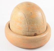 Fa kalapforma. Két részes. 23x20 cm XX. sz. eleje.