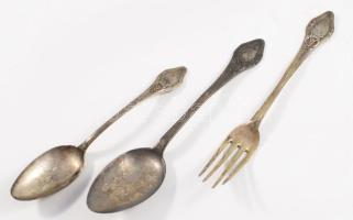 3 db ezüst (Ag) evőseszköz. Dianás jelzéssel 88 g