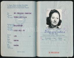 1979 Magyar Népköztársaság által kiállított fényképes útlevél spanyol, marokkói vízummal