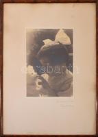 1936 Kislány kutyával, kartonra kasírozott fotó, üvegezett keretben, 24×16 cm
