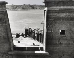 cca 1900 Egyiptom, Philai, Ízisz temploma, az I. pülón, üvegpozitív, 12x9 cm