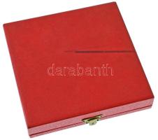 1970. "Hazánk felszabadulásának 25. évfordulójára" egyoldalas, öntött bronz emlékplakett e...