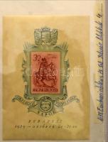 Magyar blokk gyűjtemény az 1939-1989 közötti időszakból 2 db fényképalbumban, dobozban