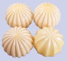 4 darab opalitüveg lámpabúra, egyiken lepattanással, m: 14 cm