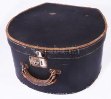 Antik kalaptartó koffer, kopással, 40x38 cm