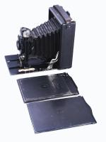 ICA Sirene fényképezőgép Periskop Alfa 1:11 objektívvel, keresőhiányal.