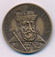 Tóth Sándor (1933-2019) 1986. "Bethlen Gábor / MÉE Hajdú-Bihar Megyei szervezete" kétoldalas bronz emlékérem (42,5mm) T:AU patina Adamo DE9