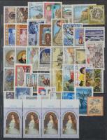 Ausztria 1957-1996 komplett kiadások blokkokkal, kisívvel, 10 lapos berakóban, kevés hiány, szinte k...
