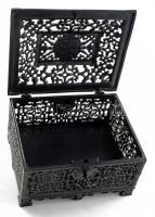 Vas díszdoboz, kulccsal, működő zárral, 17x14 cm