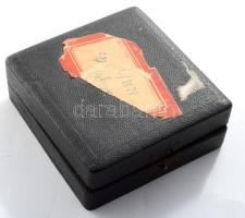 Lóránd féle tokometer, eredeti dobozában, d: 5,5 cm. Orvostörténeti ritkaság!