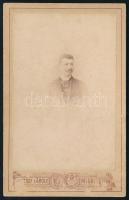 cca 1895 Férfiportré, keményhátú fotó Zureich Károly miskolci műterméből, 10,5×6,5 cm