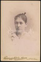 cca 1895 Női portré, keményhátú fotó Rupprecht Mihály soproni műterméből, 16,5×10,5 cm